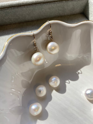LAST ONE!! - APHRODITE | Silver Simple Freshwater Pearl Wedding Drop Earrings