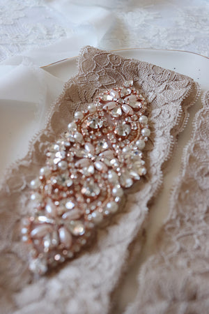 Curvy bride best friend -  cashmere/moka lace wedding garter set