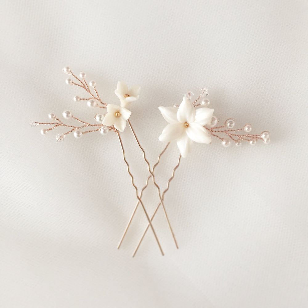 
            
                Charger l&amp;#39;image dans la galerie, JASMINE HAIR PINS | Dainty Floral Bridal Hair Pins with Crystals &amp;amp; Pearls
            
        