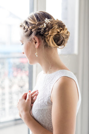 dainty hair pins,bridal comb, bridal hair accessories,short hair wedding,floral hair accessory, crystal and pearl hair vine, bridal hairstyle, bridal hair,bridal headpiece