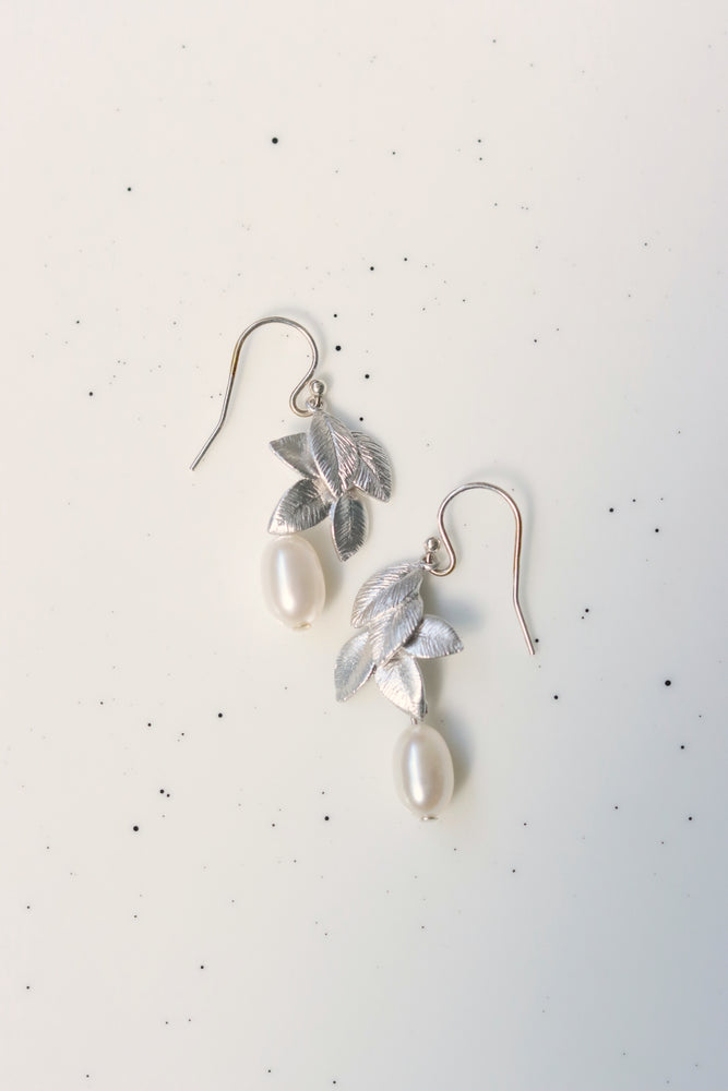 GAELA | Silver leaf wedding drop earrings with natural freshwater pearls