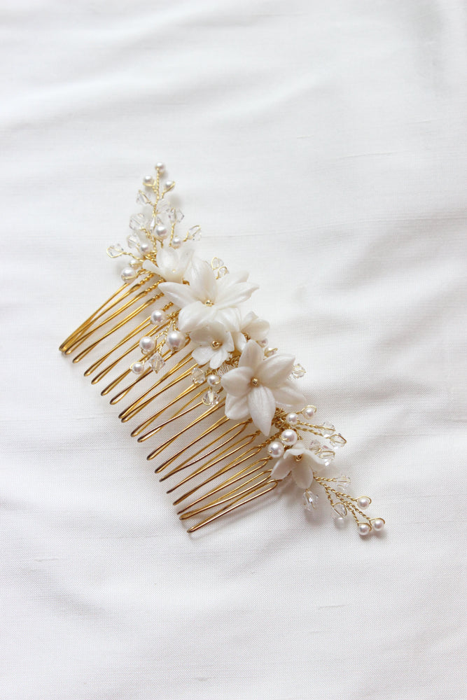 
            
                Charger l&amp;#39;image dans la galerie, Bridal Comb Headpiece, Floral Wedding Hair Comb, Crystal Pearl Decorative Comb, Floral Hair Accessories, Big Bridal Hair Piece
            
        