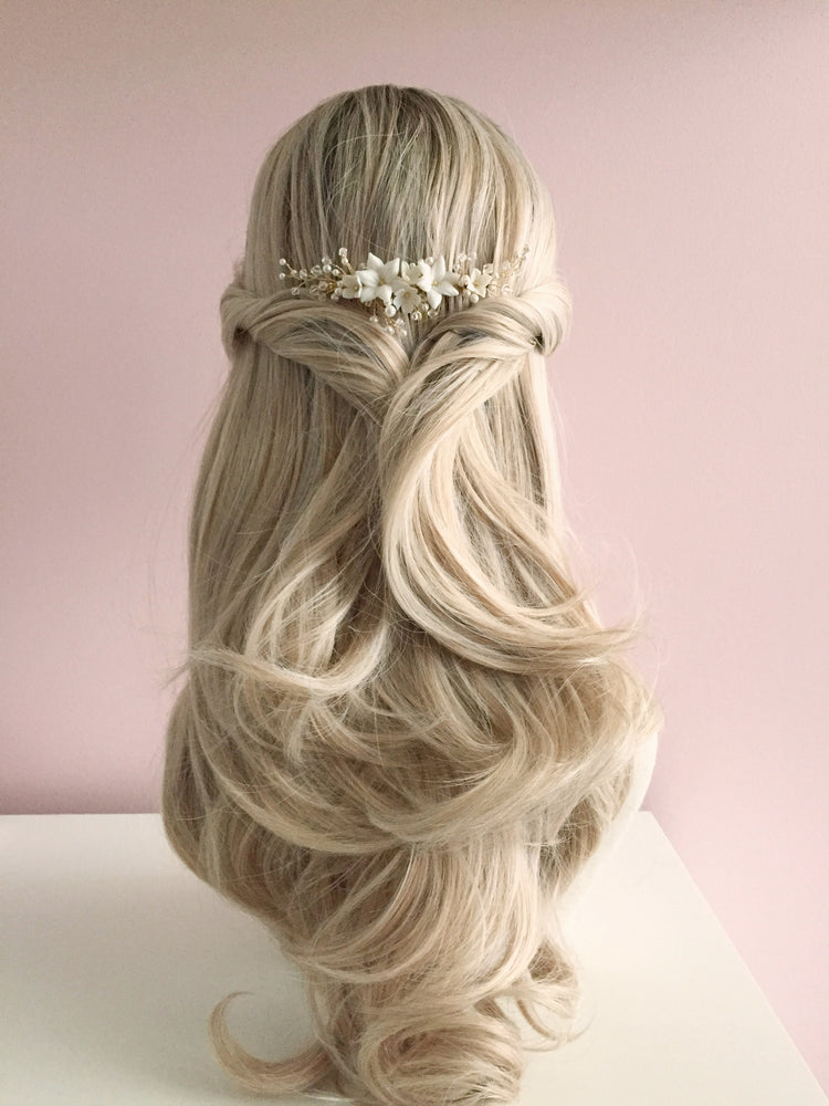 
            
                Load image into Gallery viewer, JASMINE BRIDAL COMB | Floral &amp;amp; Vine Bridal Hair Comb with Crystals &amp;amp; Pearls
            
        