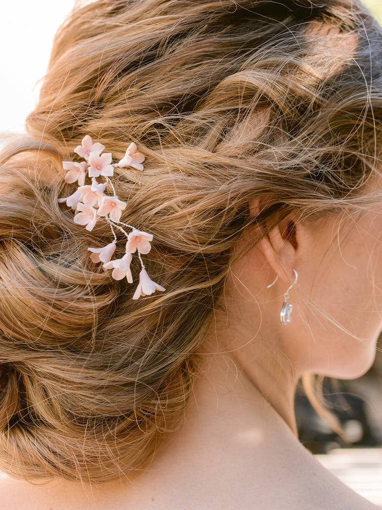 MEGHAN | Simple and minimalist bridal hair pins with light pink of white flowers