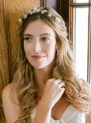 
            
                Load image into Gallery viewer, SPENCER | Silver leaf wedding tiara with flowers and pearls
            
        