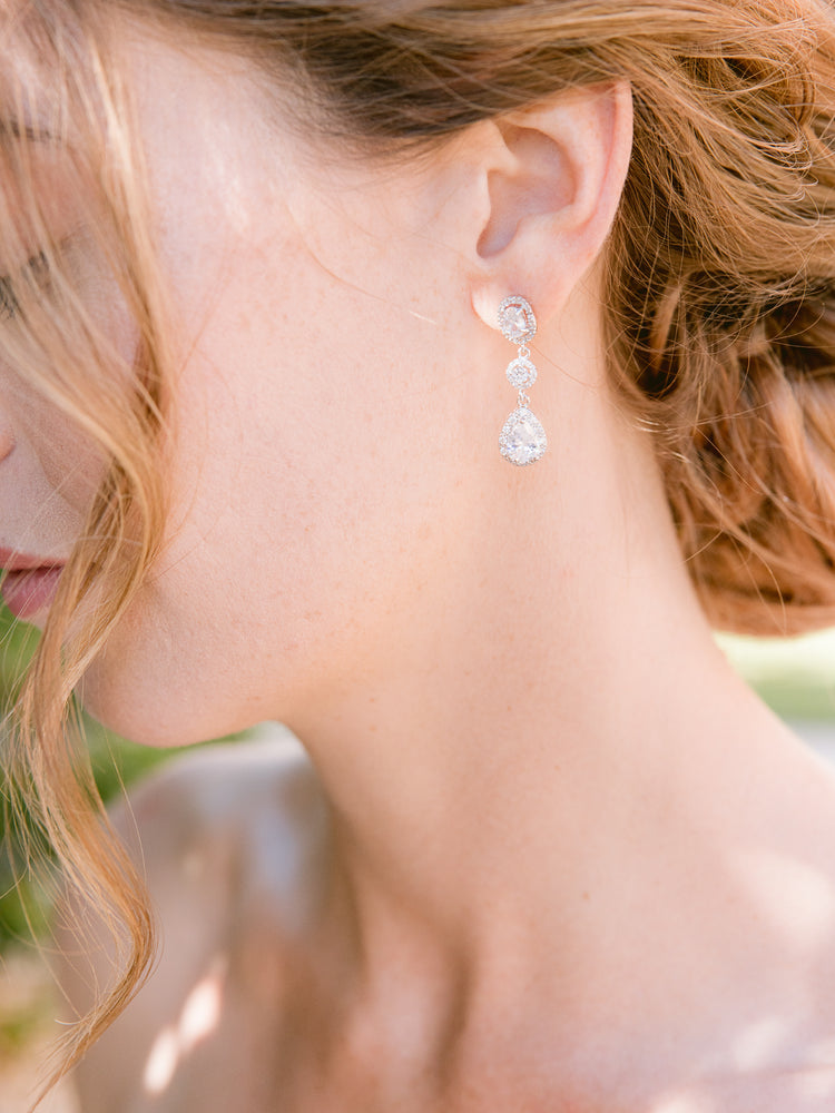 
            
                Load image into Gallery viewer, luxe silver crystal drop bridal earrings
            
        